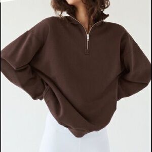 🧸Aritzia TNA quarter zip up🧸
